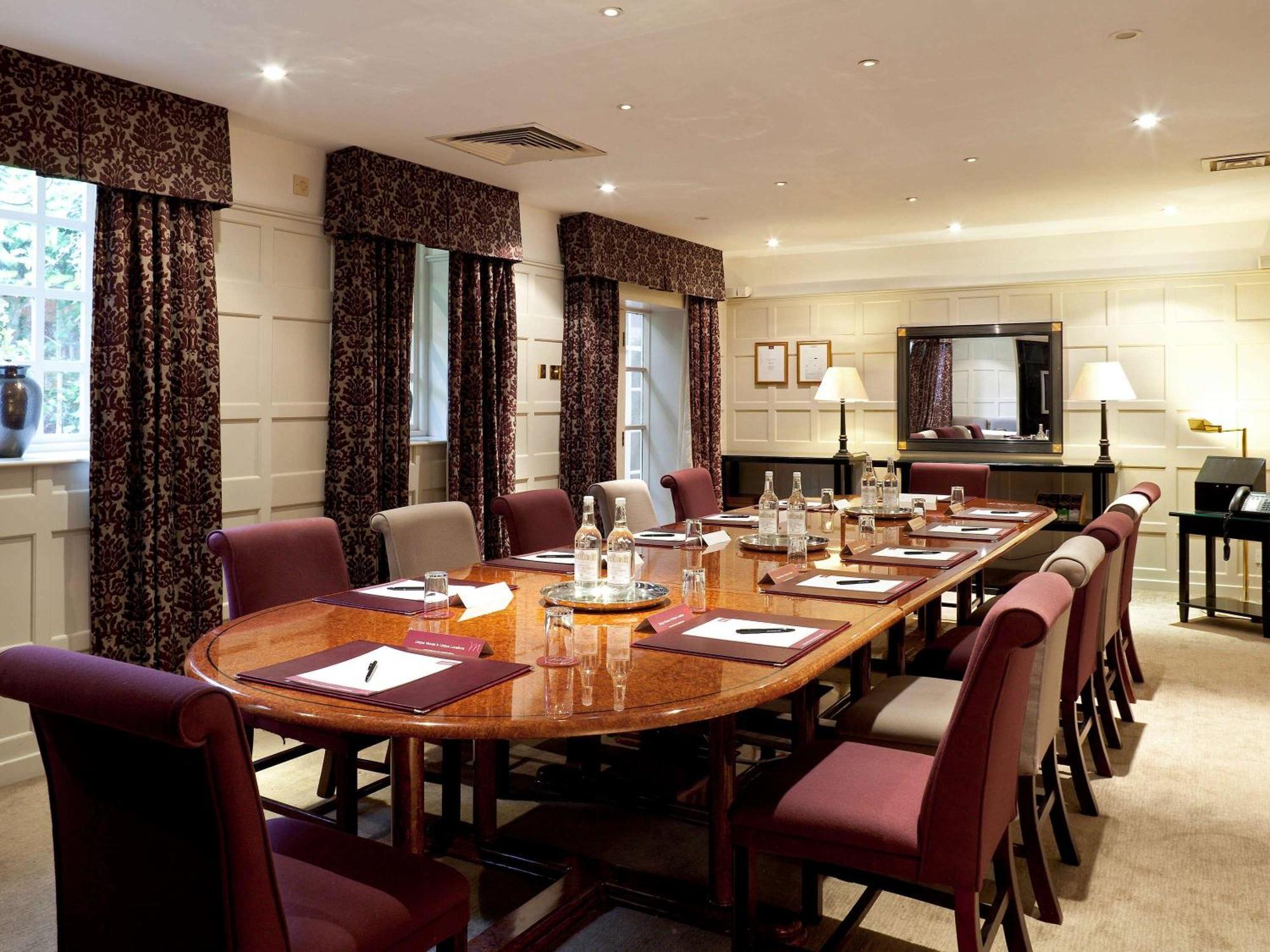 Mercure Salisbury White Hart Hotel & Apartments Dış mekan fotoğraf