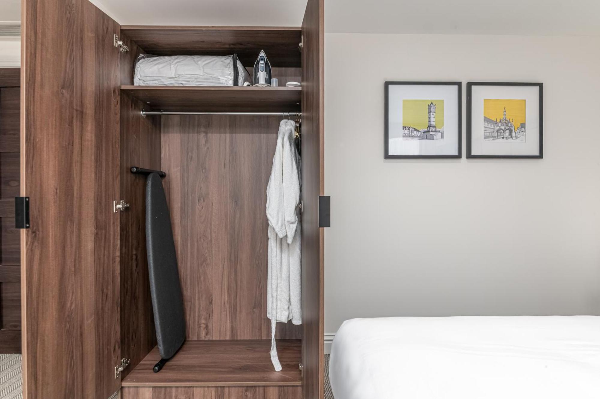 Mercure Salisbury White Hart Hotel & Apartments Dış mekan fotoğraf