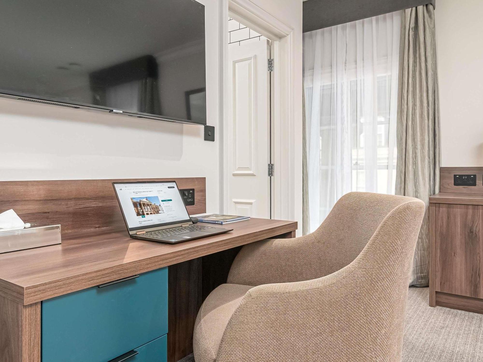Mercure Salisbury White Hart Hotel & Apartments Dış mekan fotoğraf