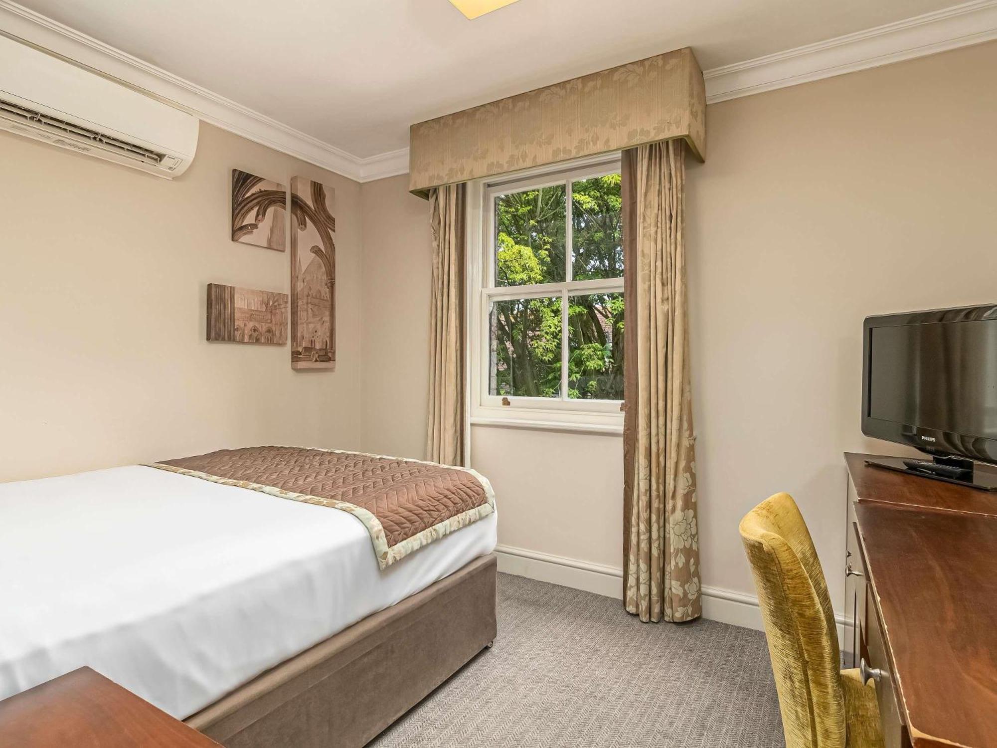 Mercure Salisbury White Hart Hotel & Apartments Dış mekan fotoğraf